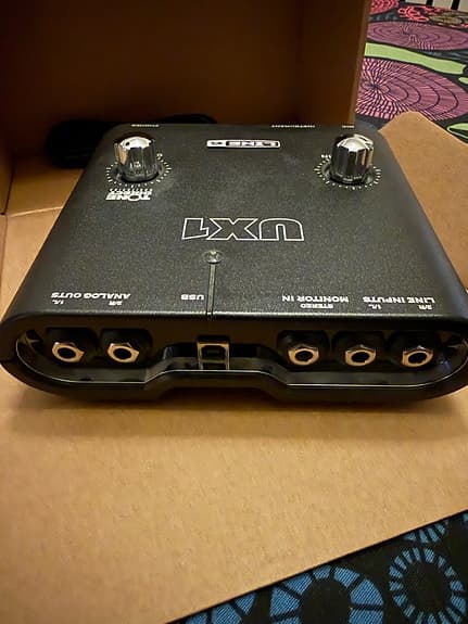 Line 6 UX1 äänikortti / audio interface