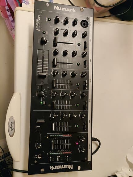 Numark CM200USB DJ-mikseri