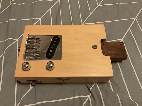 Fender yhteensopiva Telecaster-sikarilaatikko, body