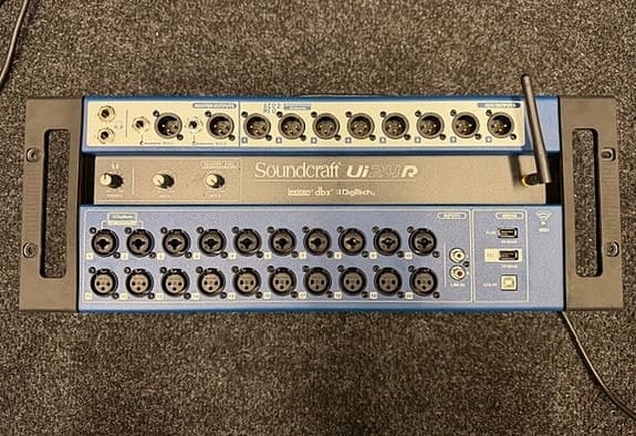 Soundcraft Ui 24 R mikseri käytetty