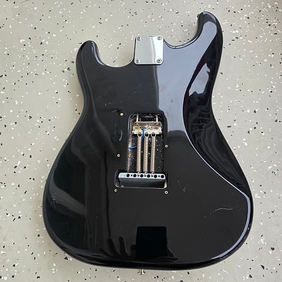 Fender Stratocaster MIJ ST-STD/SSH 1993 musta ladattu runko - image 5