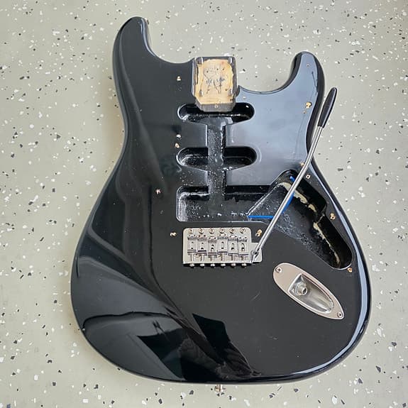 Fender Stratocaster MIJ ST-STD/SSH 1993 musta ladattu runko