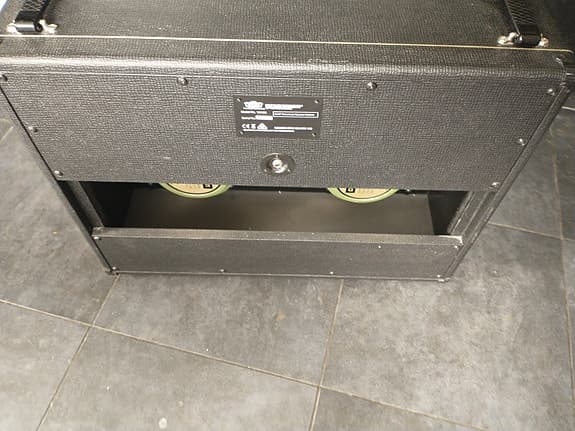 VOX v212c kaappi - image 3