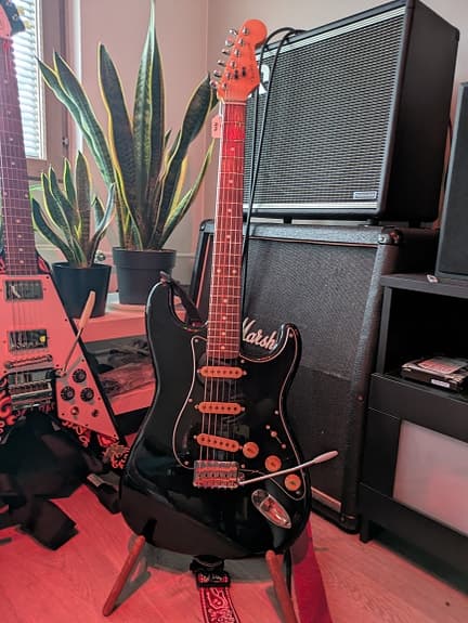 88 MIJ Fender stratocaster - image 4