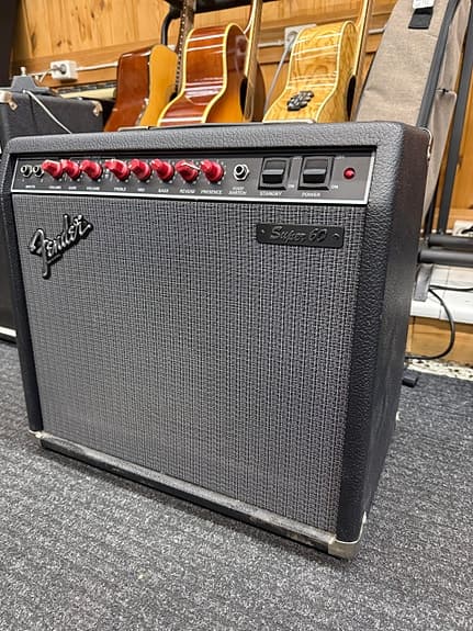Käytetty Fender Super 60 2-Channel 60-Watt 1x12" kitaravahvistin - image 2