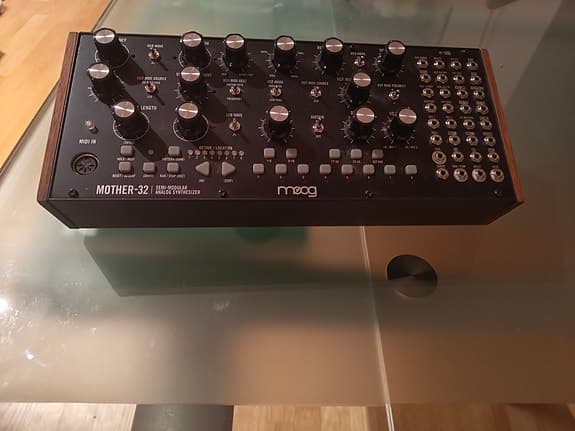 Moog Mother-32 – Analoginen monosyntetisaattori