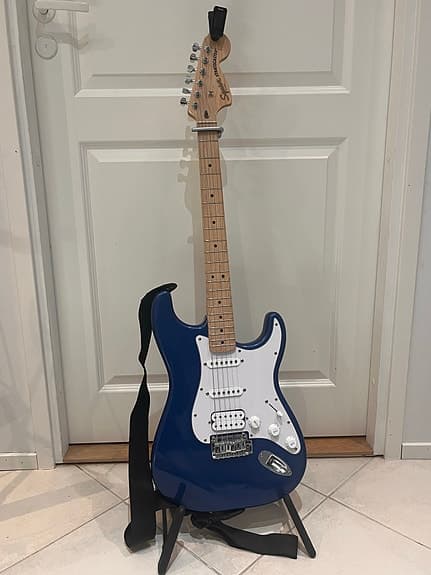 Fender Squier Stratocaster sähkökitara paketti - image 2