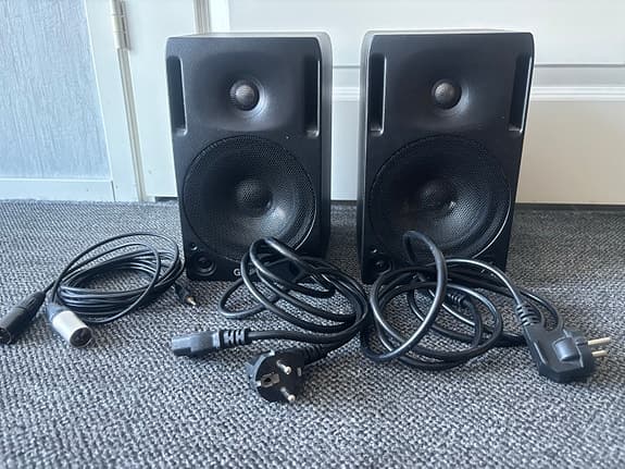 Genelec 1029A aktiivikaiuttimet