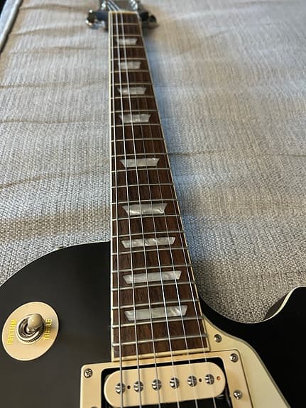Epiphone Les Paul Classic + kova laukku + teline + hihna - image 4