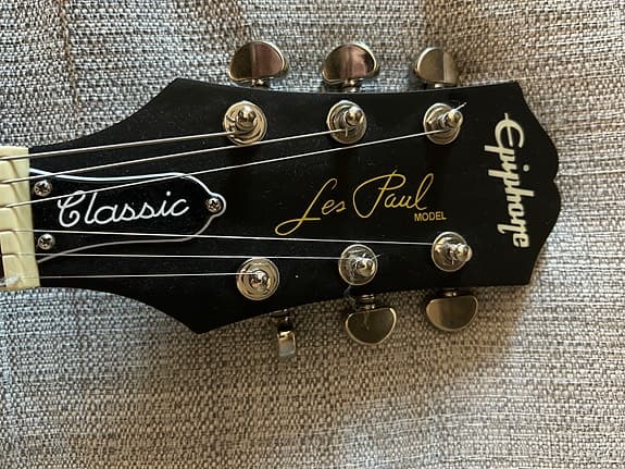 Epiphone Les Paul Classic + kova laukku + teline + hihna - image 2