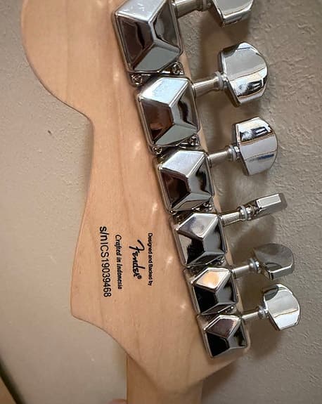 Fender Squier Stratocaster sähkökitara - image 2