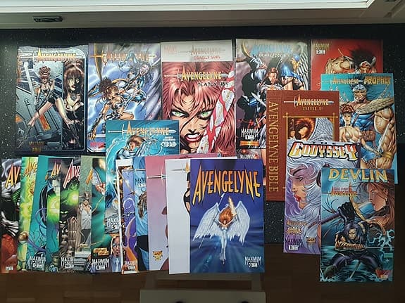 Avengelyne-sarjakuvalehtiä 25 kpl (2 €/kpl)