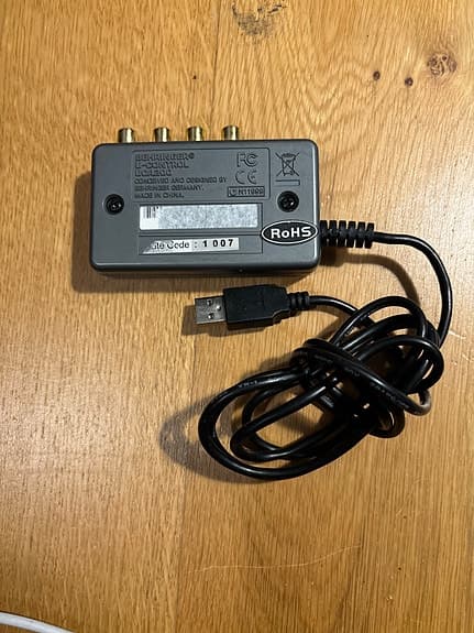 Behringer USB audio interface RCA