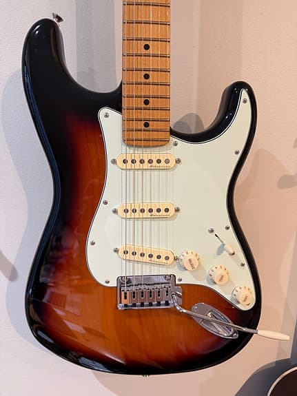 Fender player Stratocaster Plus - image 2