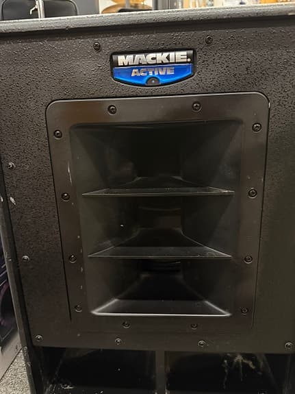 Käytetty Mackie SWA1501 aktiivisubbwoofer - image 4