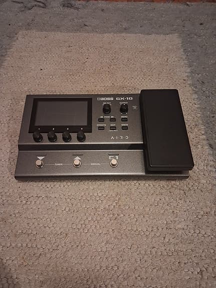 Boss GX-10 multiefektipedaali
