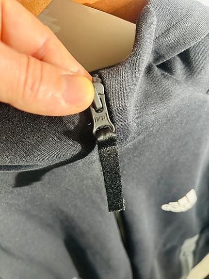 adidas full-zip hoodie black, zip pockets, rubberised details, size S (HE5030) - image 9