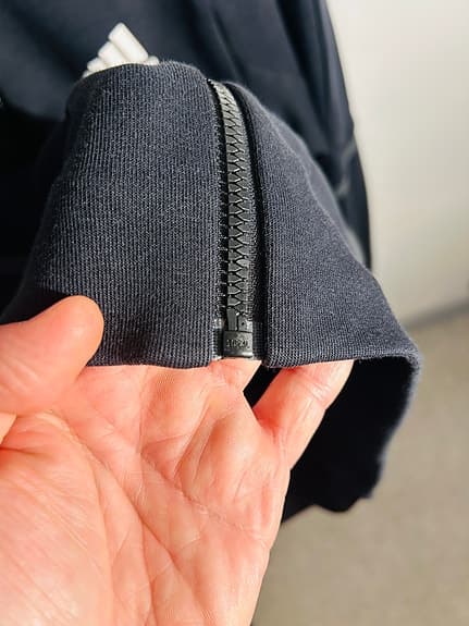 adidas full-zip hoodie black, zip pockets, rubberised details, size S (HE5030) - image 10