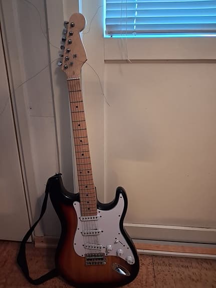 Sähkökitara stratocaster-tyylinen sunburst - image 4