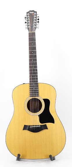 Taylor 150e 12-kielinen elektroakustinen kitara
