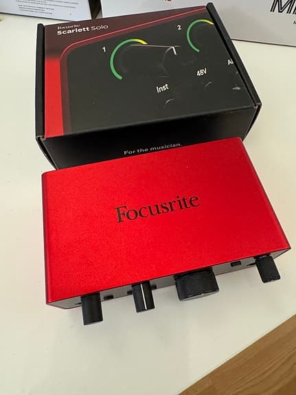 Focusrite Scarlett Solo USB-äänikortti punainen