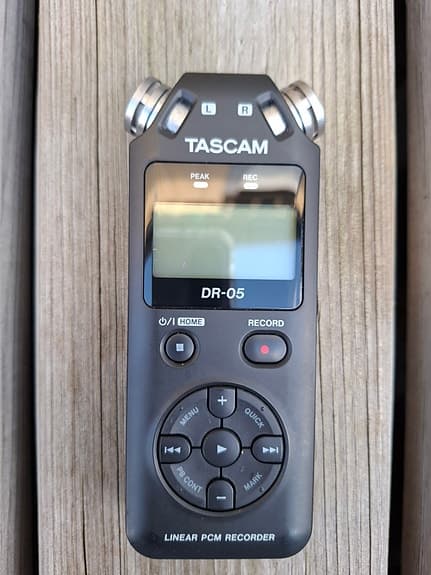 Tascam DR-05 kannettava nauhuri +kotelo