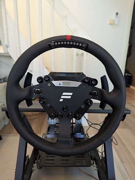 Fanatec Podium DD1 20Nm + Next Level Racing GT-Track Cockpit ajosimulaattori - image 2