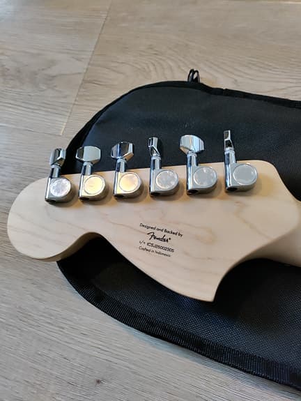 Fender Squier Affinity Series Stratocaster HSS -kitarapaketti - image 9