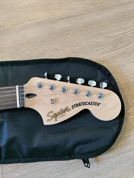Fender Squier Affinity Series Stratocaster HSS -kitarapaketti - image 8
