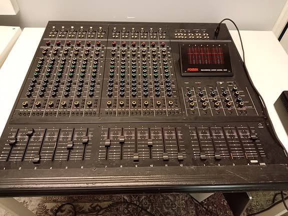 Fostex 1240 analoginen mikseri