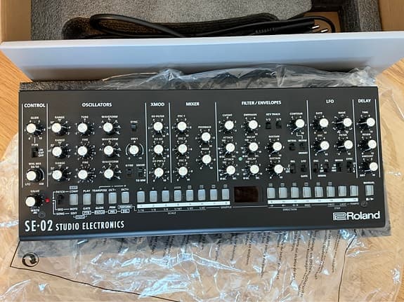 Roland SE-02 analog synthesizer module - image 4