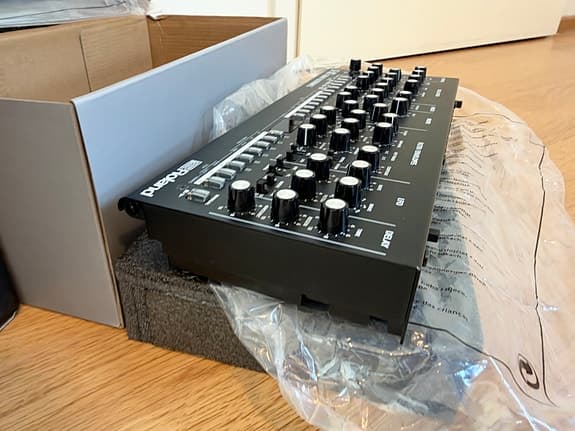 Roland SE-02 analog synthesizer module - image 5
