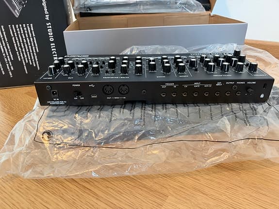 Roland SE-02 analog synthesizer module - image 3