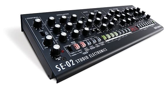 Roland SE-02 analog synthesizer module