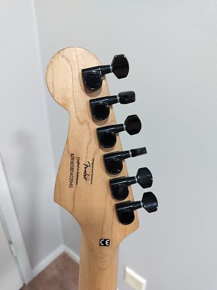 Squier Stratocaster sähkökitara musta - image 5