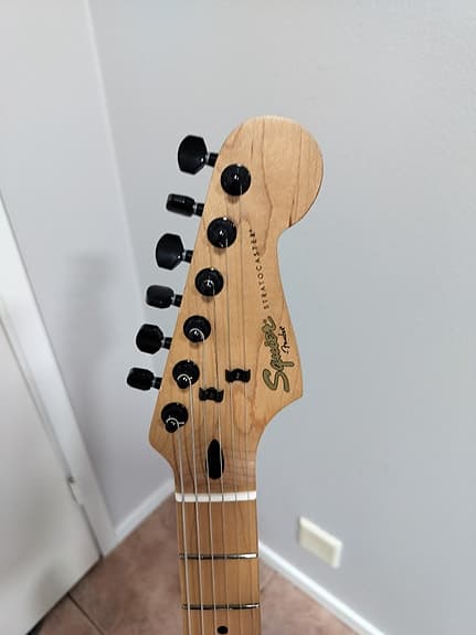Squier Stratocaster sähkökitara musta - image 3