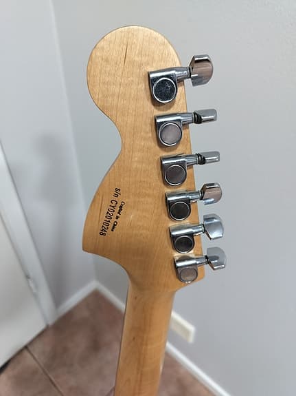 Squier Stratocaster sähkökitarat sunburst - image 4