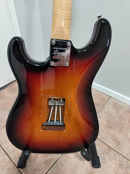 Squier Stratocaster sähkökitarat sunburst - image 5