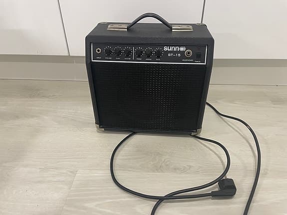 Sunn ST-15 kitaravahvistin