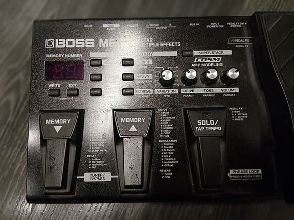 Boss me-25 multiefekti