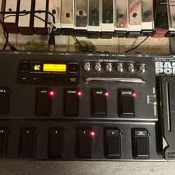 Line 6 Bass POD xt Live Multi-Effect and Amp Modeler