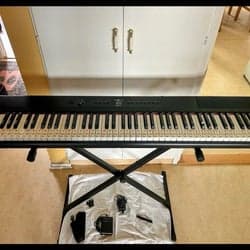 Gear4music SDP-2 Stage Piano 88 tangenter komplett paket + väska & stativ