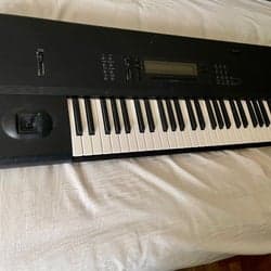 Korg M1 synthesizer fungerande, batteri bytt, originalkort & hardcase