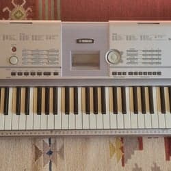 Yamaha Portable Grand DGX-205 Keyboard 76 Tangenter Med Stativ & Notställ