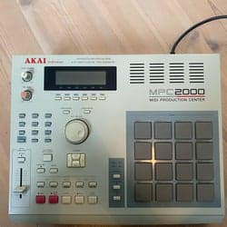 AKAI MPC2000