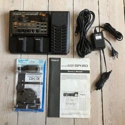 Roland GR-20 Guitar Synthesizer med GK-3 Pickup og tilbehør
