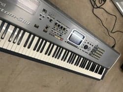 Roland Fantom-S88 Synthesizer