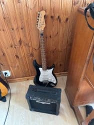 Elgitarr Behringer El Toro med förstärkare V-Tone GM108