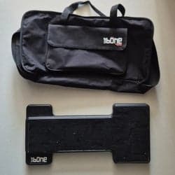Gator G-BONE “The Bone” pedalboard med väska – gitarrpedaler