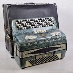 Dragspel med fodral - EXCELSIOR, MODEL 701 - Accordion